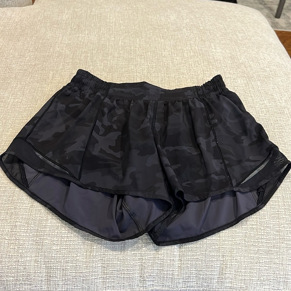 Lululemon Camo Hotty Hot 2.5” Shorts